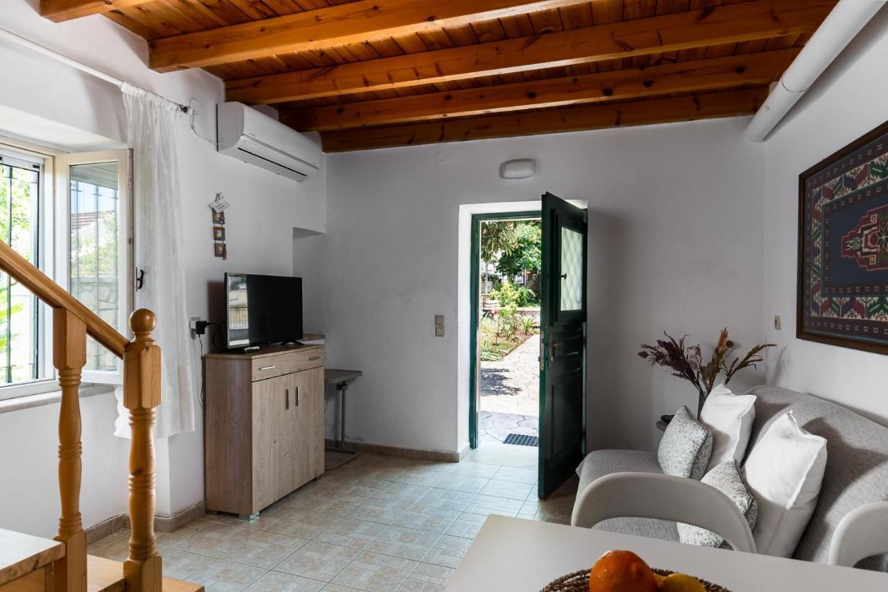 אגיוס יואניס פריסטרון Traditional Rustic Maisonette By Konnect מראה חיצוני תמונה